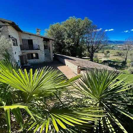 Sensational Views From 6 Apts, Sumptuous Gardens, Infinity Pool, Wifi Aircon Colle Umberto (Umbria)