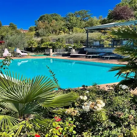 Sensational Views From 6 Apts, Sumptuous Gardens, Infinity Pool, Wifi Aircon 公寓 Colle Umberto (Umbria)