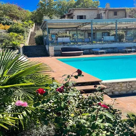 Sensational Views From 6 Apts, Sumptuous Gardens, Infinity Pool, Wifi Aircon 公寓 Colle Umberto (Umbria)