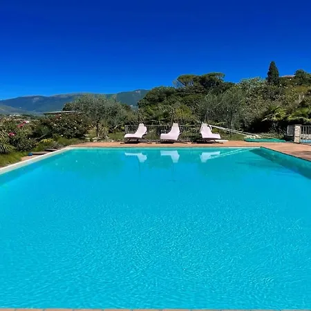 Sensational Views From 6 Apts, Sumptuous Gardens, Infinity Pool, Wifi Aircon 公寓 Colle Umberto (Umbria)
