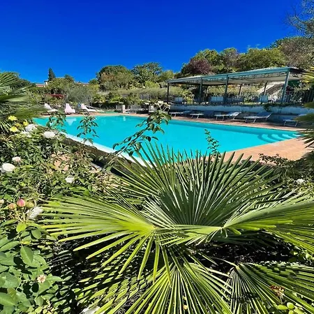 Sensational Views From 6 Apts, Sumptuous Gardens, Infinity Pool, Wifi Aircon 公寓 Colle Umberto (Umbria)