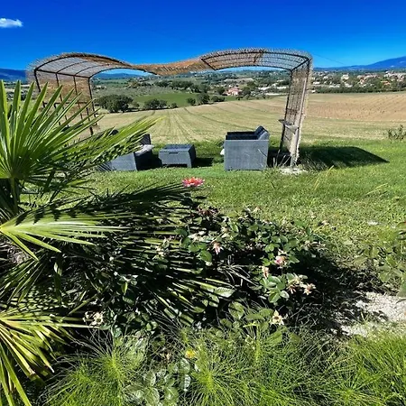 Sensational Views From 6 Apts, Sumptuous Gardens, Infinity Pool, Wifi Aircon 公寓 Colle Umberto (Umbria)
