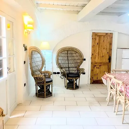 Sensational Views From 6 Apts, Sumptuous Gardens, Infinity Pool, Wifi Aircon * Colle Umberto (Umbria)